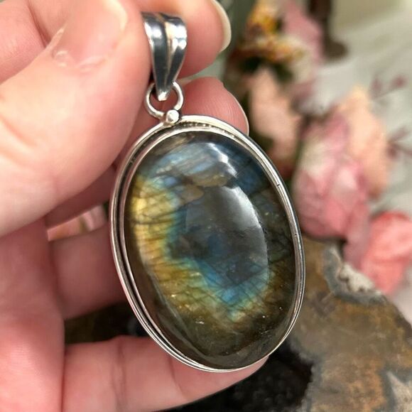 Sterling Silver Labradorite Large Oval Cabochon Pendant - Picture 3 of 7